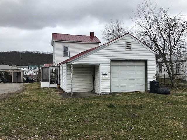 2nd image of 410 E 3rd St