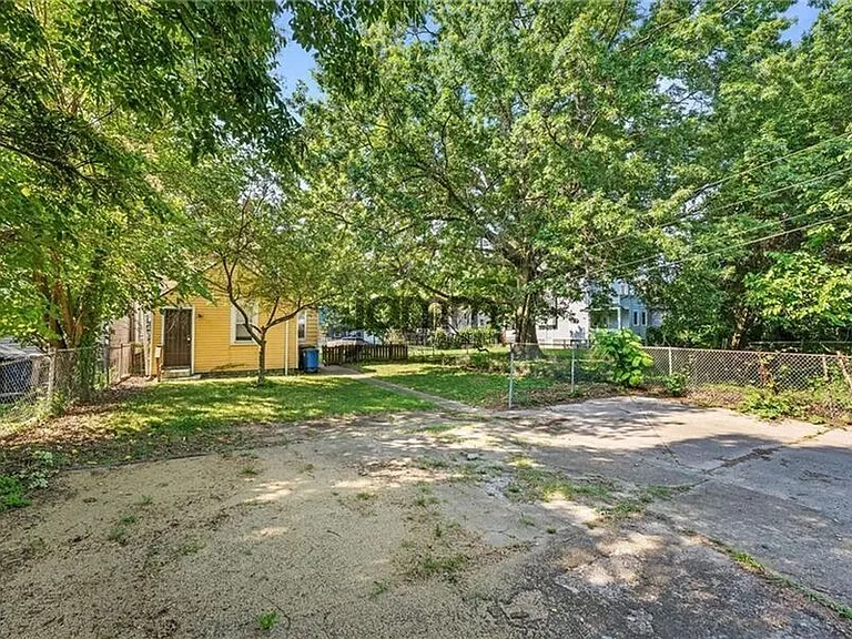 5816 Madison Ave #UPPER — Photo 13