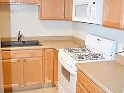 1st image of 3639 N Pine Grove Ave APT 14f