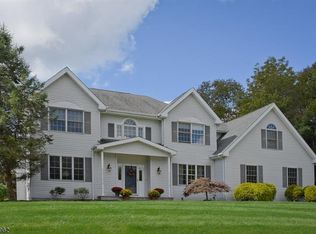 10 Hemlock Dr, Budd Lake, NJ 07828