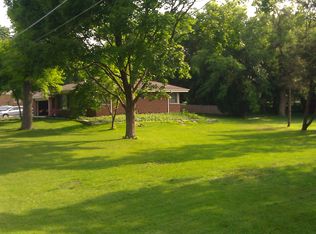 1S571 Maple Ln, Glen Ellyn, IL 60137
