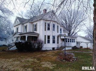 225 W Green St, Virden, IL 62690
