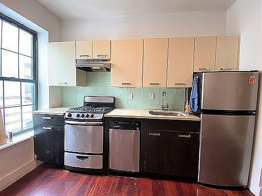2nd image of 514 W 135th St #21