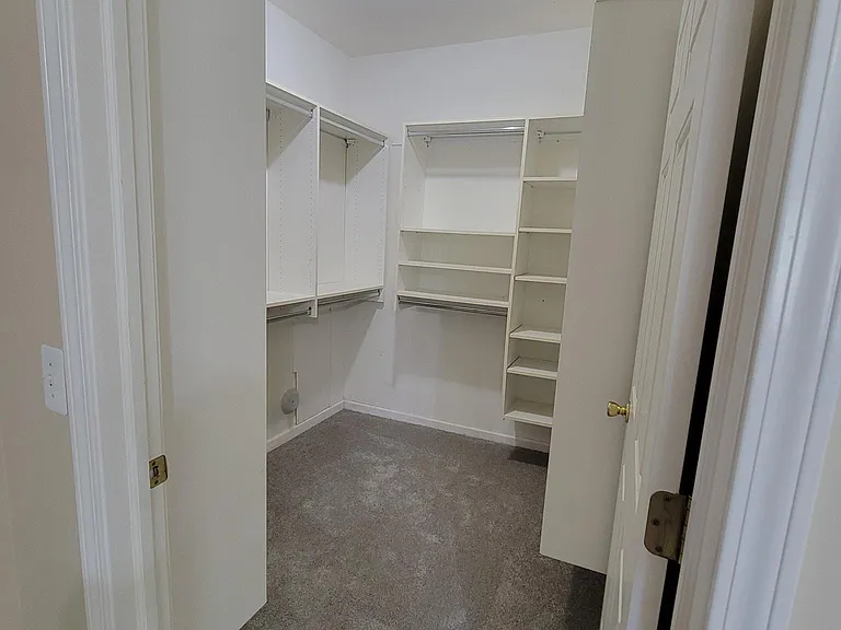 5631 Twin Oaks Dr — Photo 3