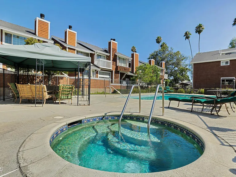 19431 Sherman Way #6 — Photo 25