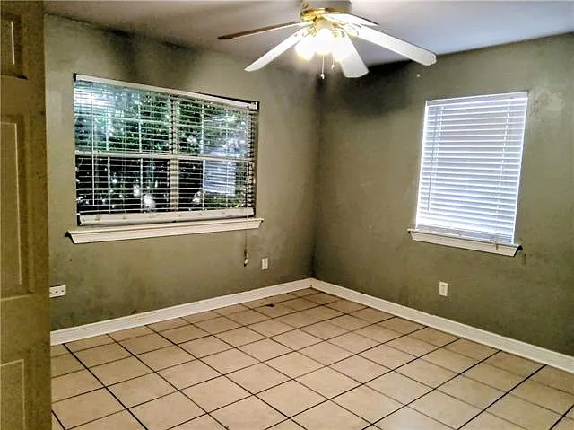 415 Oaklawn Dr — Photo 11