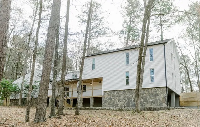 1 Woodbridge Way