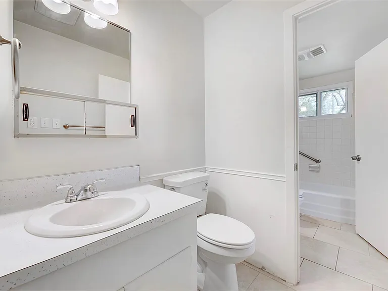 2713 Friar Tuck Ln — Photo 18
