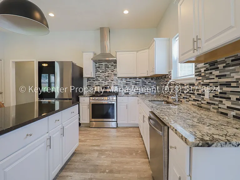 1324 N Cheyenne Ave — Photo 18