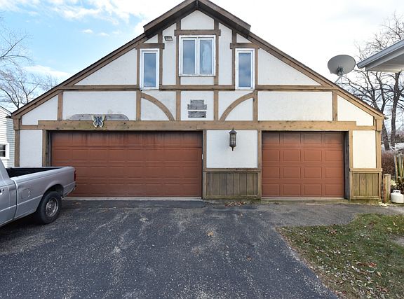 3rd image of 25547 W Blackstone Pl