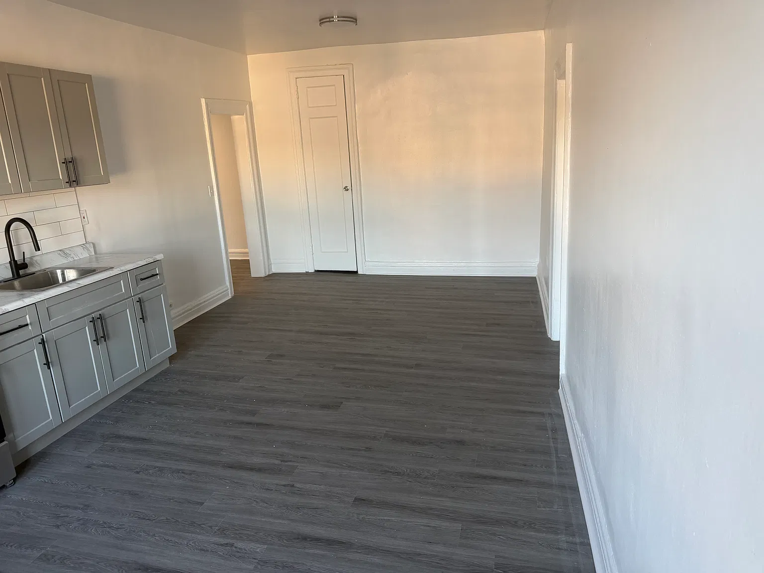 3 bed, 1100 sqft, $3,200 — Photo 2