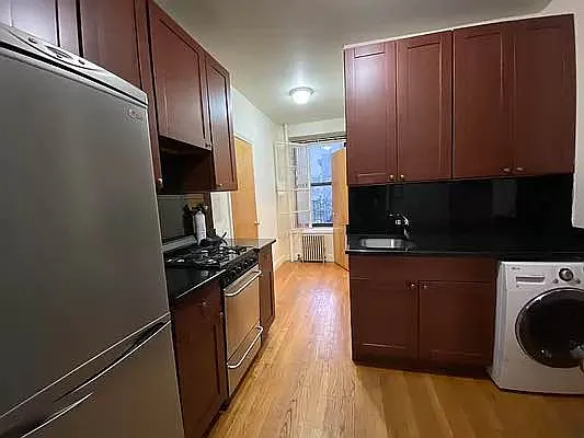 Rented by KNOCKKNOCK LLC | media 9