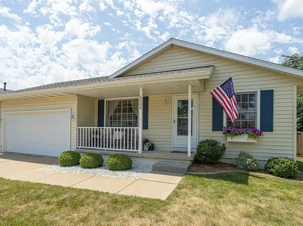 5506 Hillandale Rd, Davenport, IA 52806