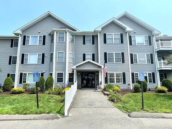 24 Green Leaves Dr Unit 420, Amherst, MA 01002