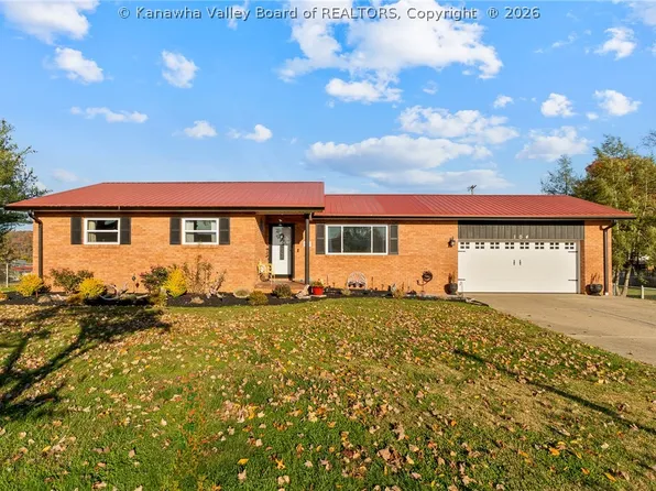 104 Lynn Knls, Scott Depot, WV 25560