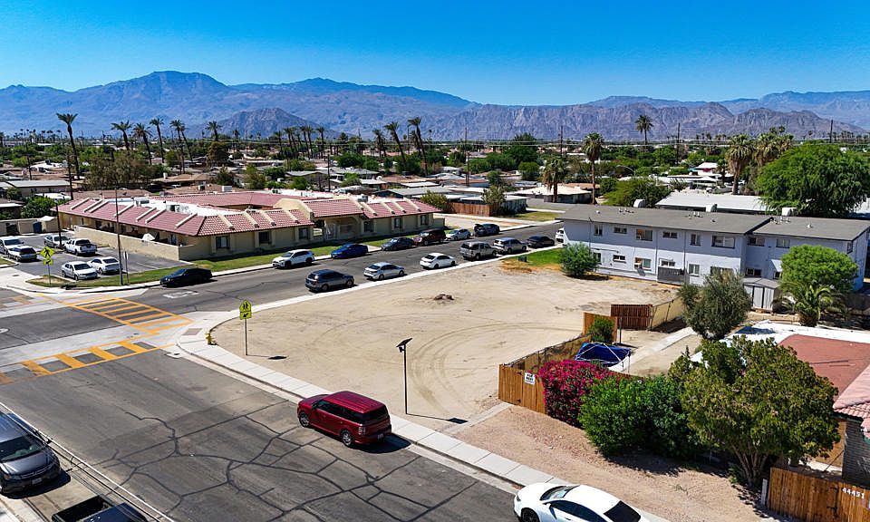 1st image of 82180 Valencia Ave