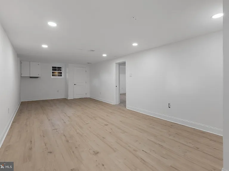 3284 Annandale Rd — Photo 26