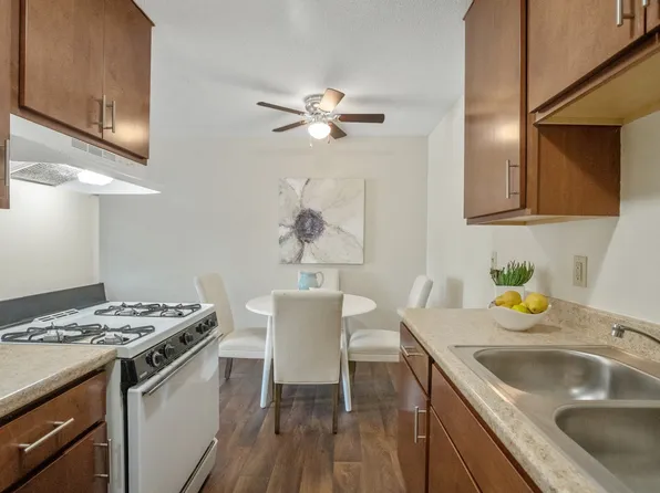 Point of America Apartments