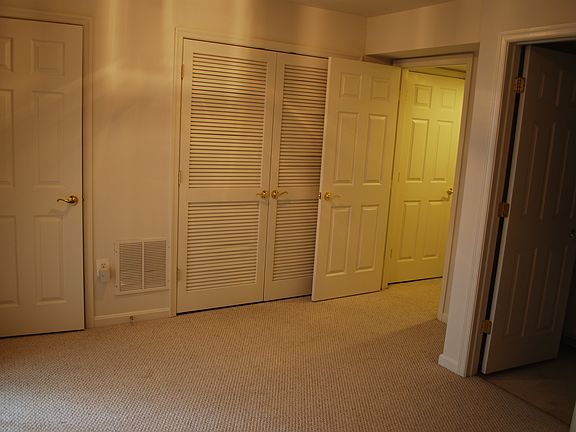 5th image of 21840 Cobble Pond Sq