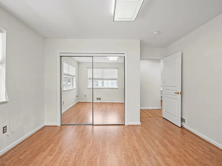 7 Sanctuary Dr — Photo 4