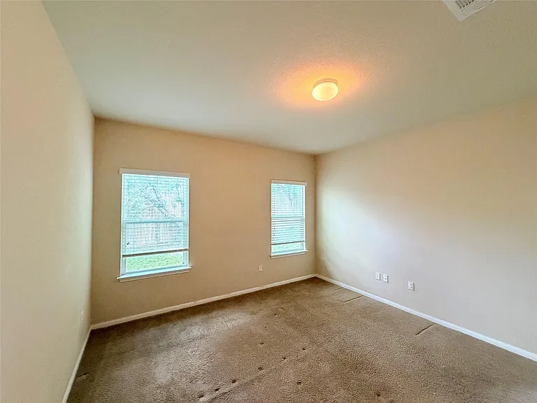 225 Cibolo Creek Dr — Photo 16