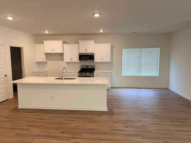 732 Empire Ave — Photo 8