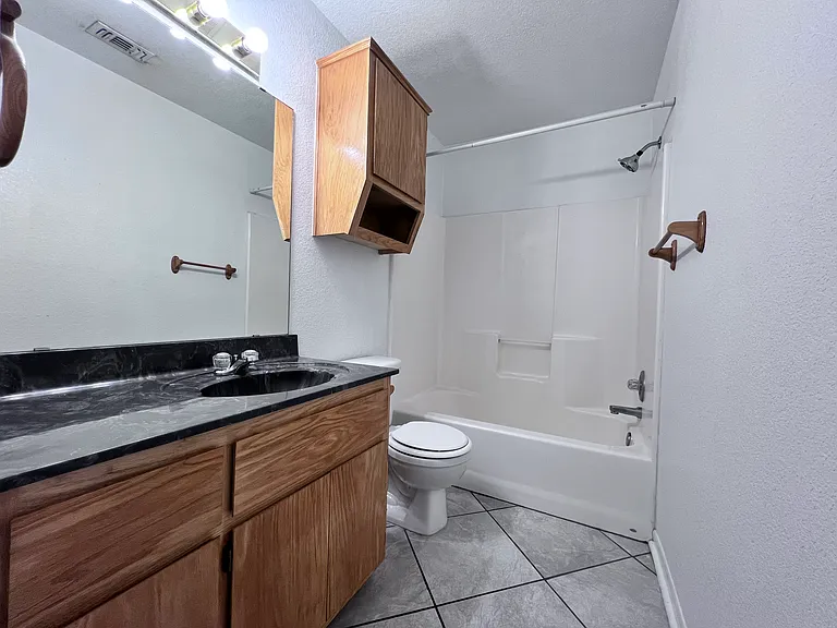 3800 Uvalde Dr #B — Photo 9