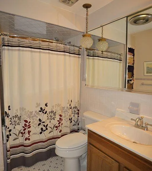 304 Bedford Ave #1 — Photo 5