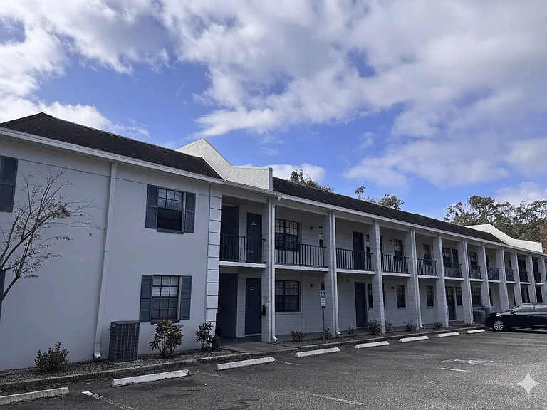Fernwood Grove Apartments — Photo 21