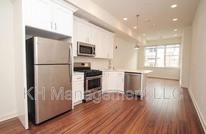 1st image of 864 N 19th St #1