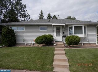715 E 28th St, Hibbing, MN 55746