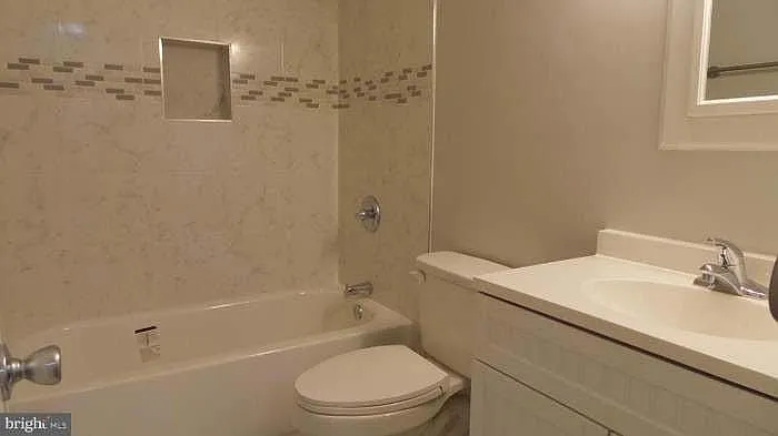 Building Photo - 303 Cabin Ct