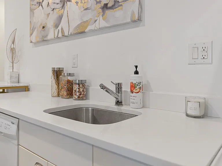 2318 N Park Ave #2R — Photo 10
