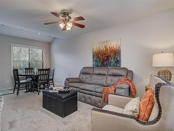 2nd image of 902 Yeatman Ave