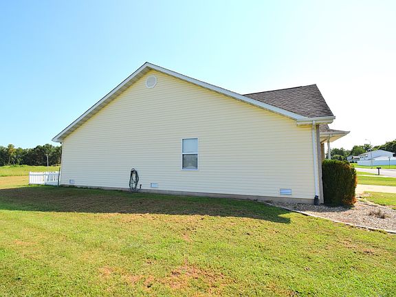2nd image of 4304 Woodglen Ln
