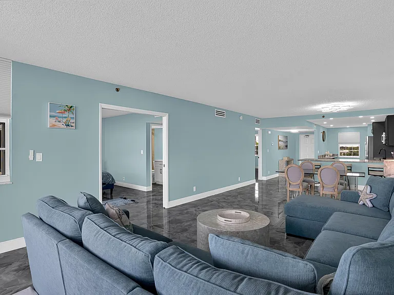 4015 W Palm Aire Dr #704 — Photo 15