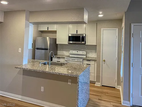 8101 W Flamingo Rd Photo 1