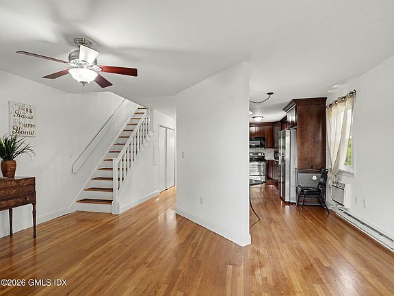 4th image of 29 Division St W #3