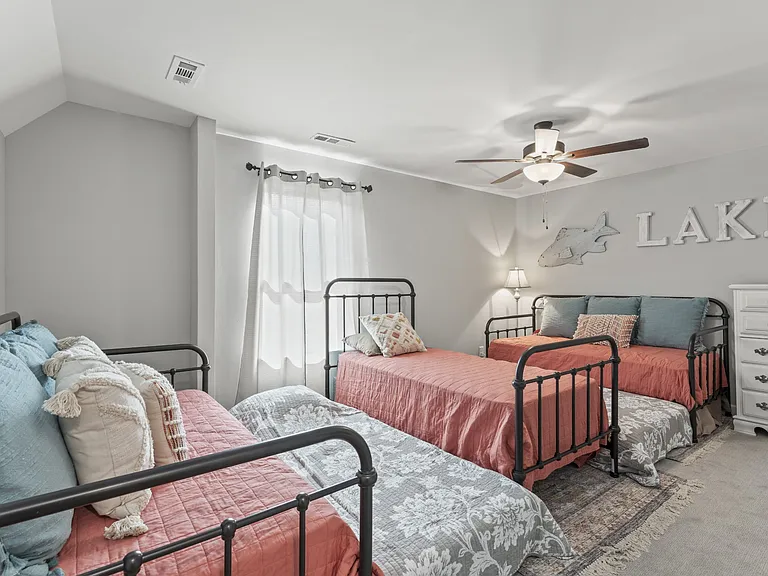 474 Evans Dr — Photo 24