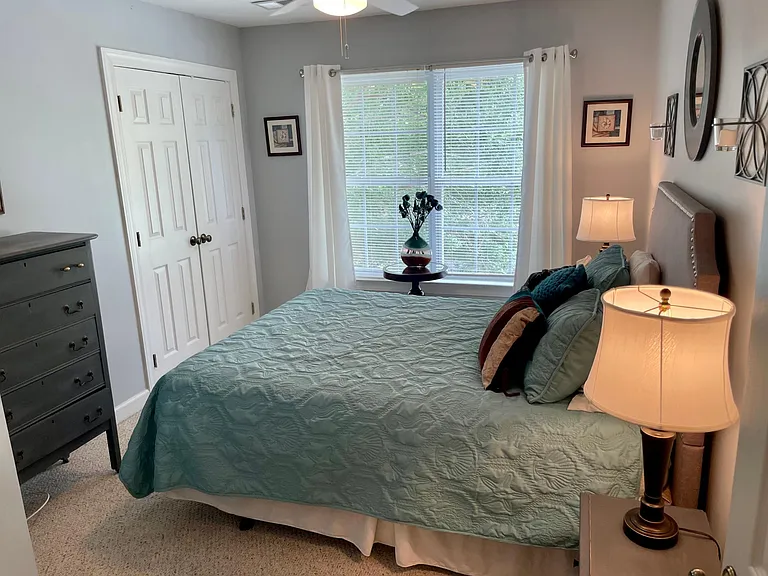 Medium bedroom