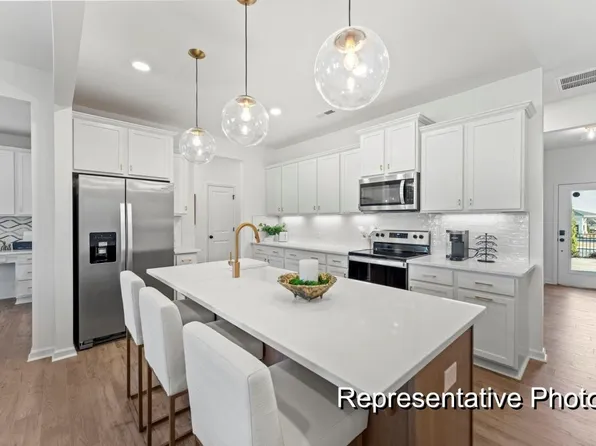 89 Paperwhite Pl #211, Clayton, NC 27527