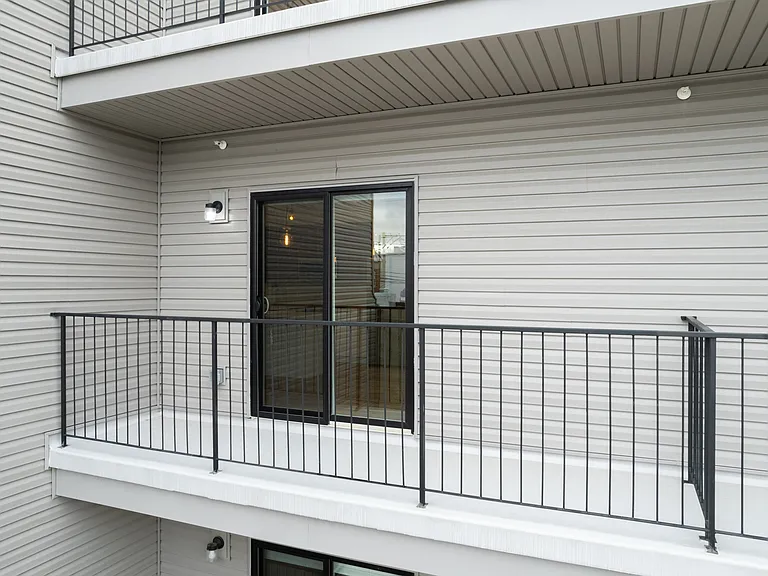 2621 W Oxford St #304 — Photo 21