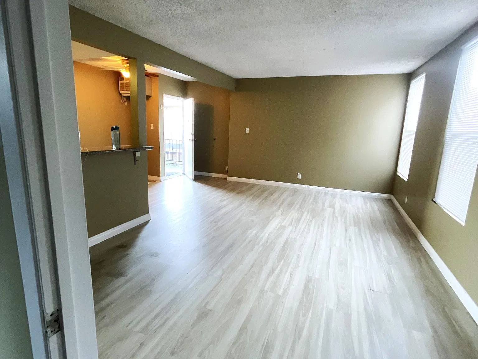 1 bed, 700 sqft, $1,995 — Photo 4