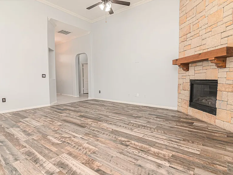 6408 Hall Of Fame Blvd — Photo 12