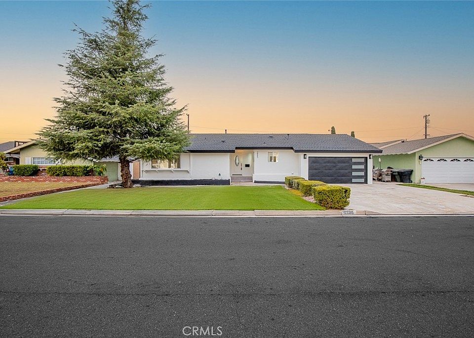 1st image of 2885 W Elmlawn Dr