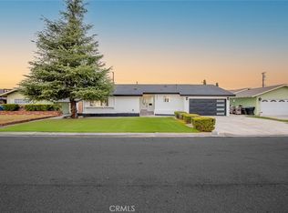 2885 W Elmlawn Dr, Anaheim, CA 92804