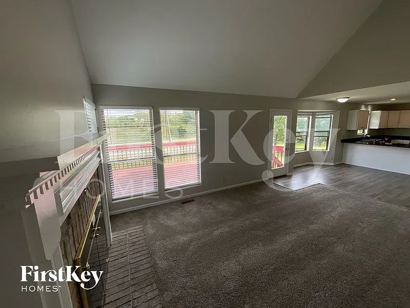 4 bed, 2.5 bath, 2531 sqft, $3,065 — Photo 3