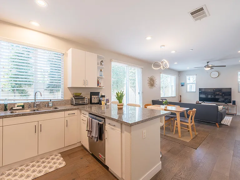 5839 W Manchester Ave — Photo 6
