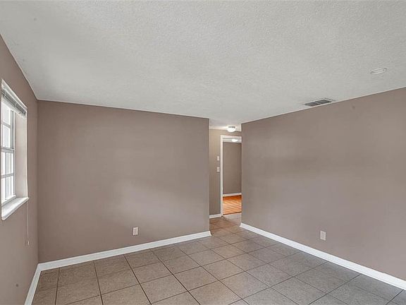 5th image of 7313 N Dartmouth Ave