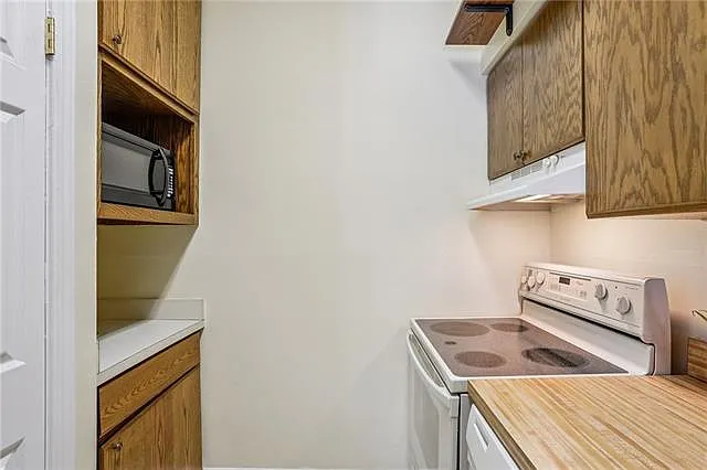 822 Touro St #1 — Photo 10